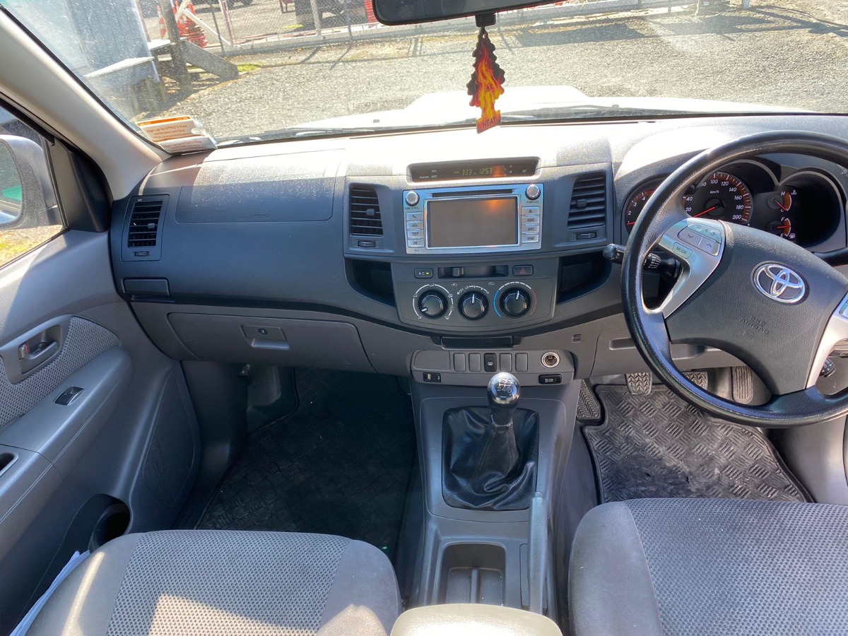 2014 Toyota Hilux thumbnail
