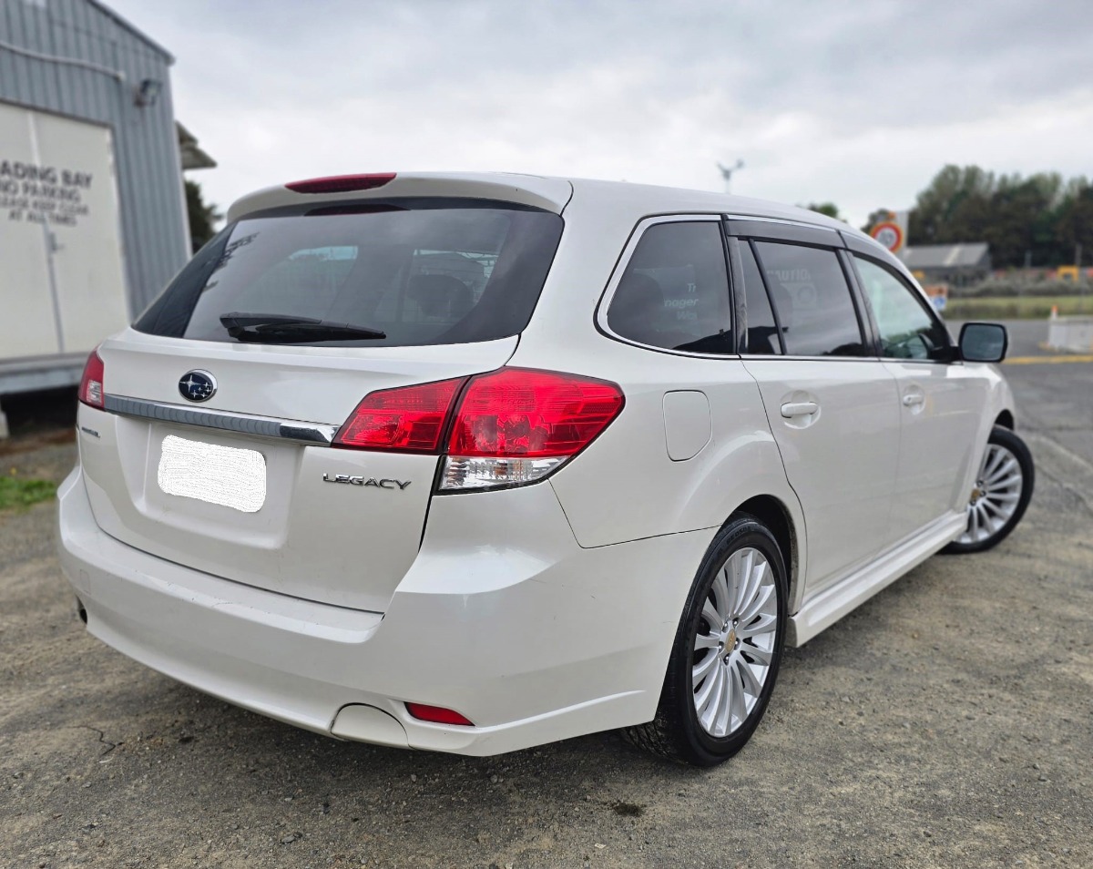 2009 Subaru Legacy thumbnail