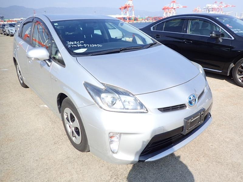 2014 Toyota Prius thumbnail