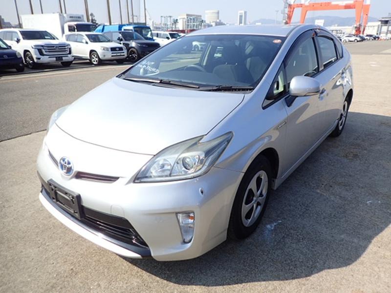 2014 Toyota Prius thumbnail