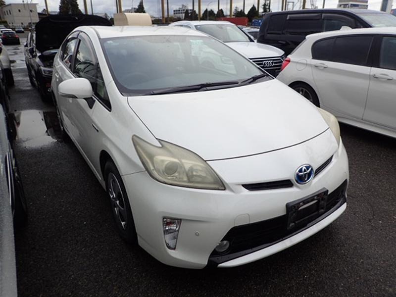 2013 Toyota Prius thumbnail