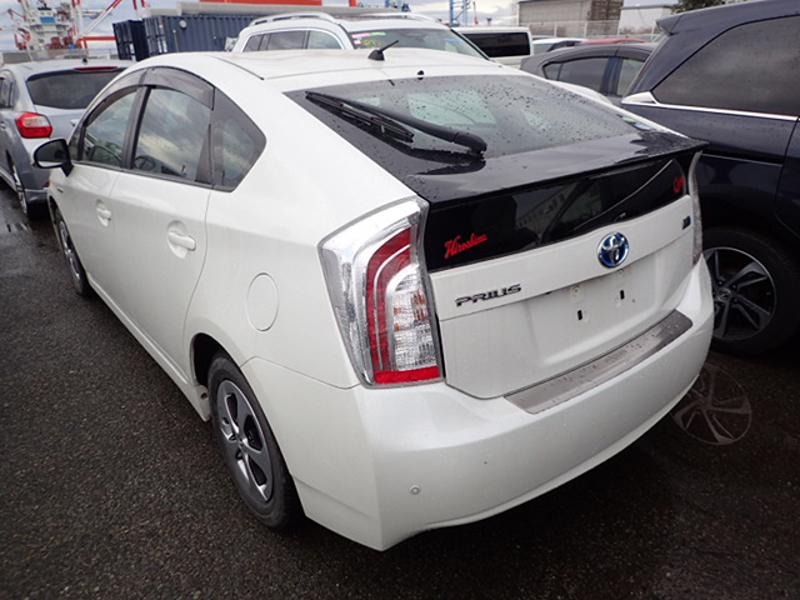 2013 Toyota Prius thumbnail
