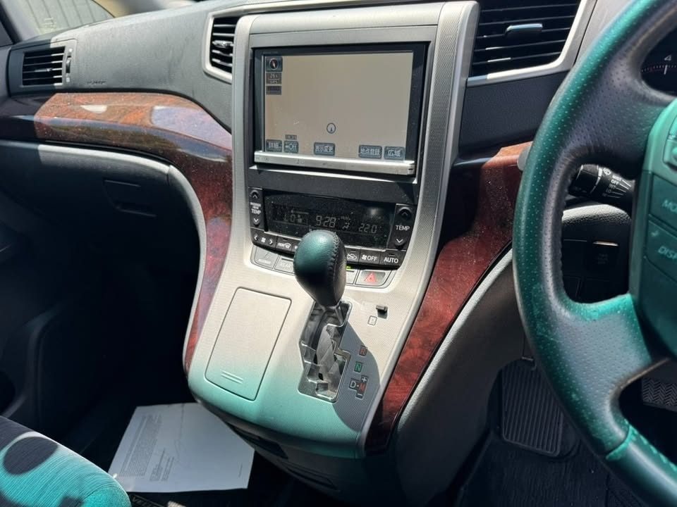 2014 Toyota Vellfire thumbnail