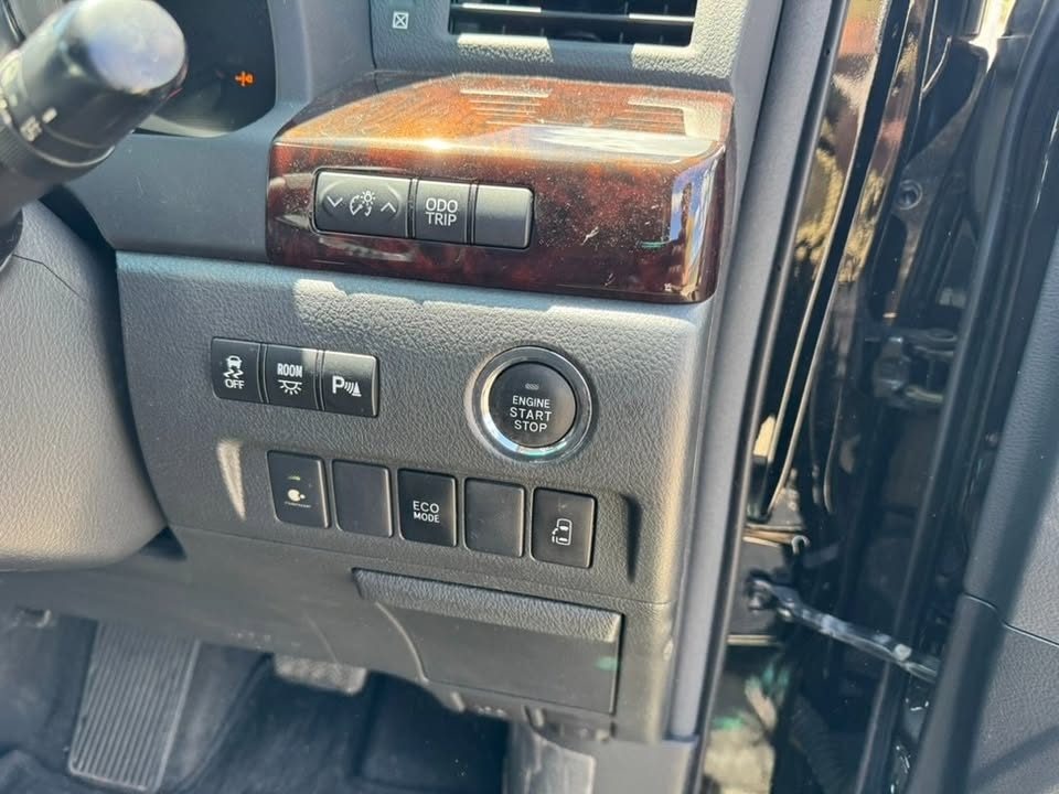 2014 Toyota Vellfire thumbnail