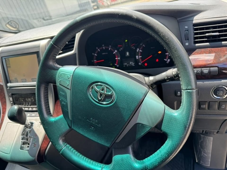 2014 Toyota Vellfire thumbnail