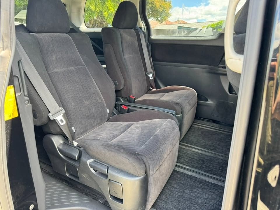 2014 Toyota Vellfire thumbnail