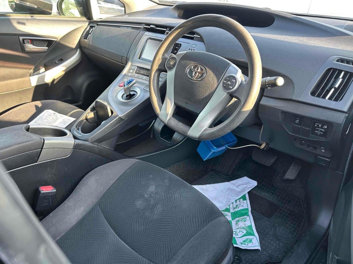 2015 Toyota Prius thumbnail