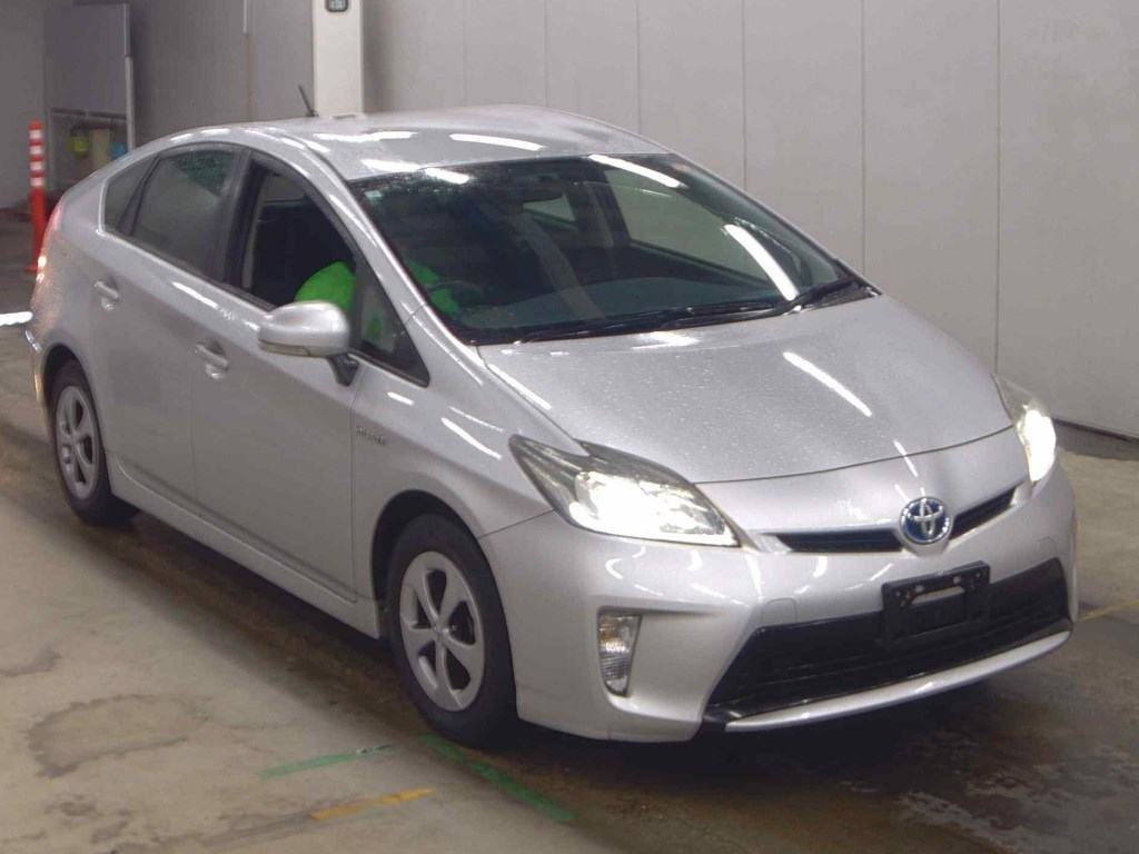 2015 Toyota Prius thumbnail