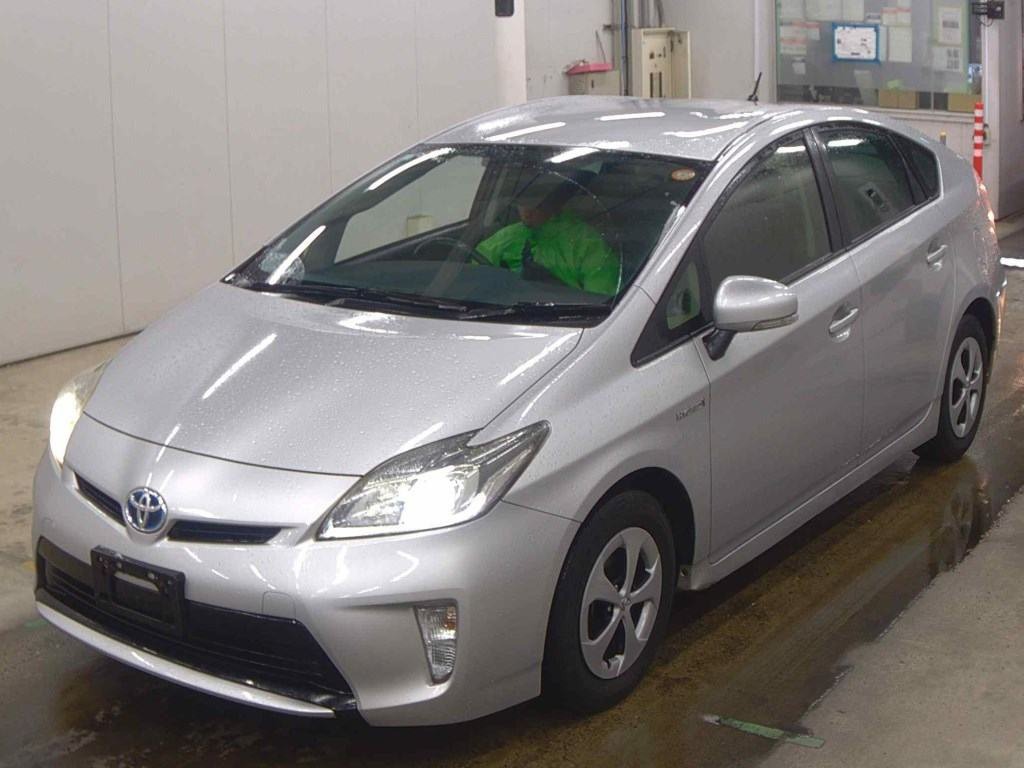 2015 Toyota Prius thumbnail