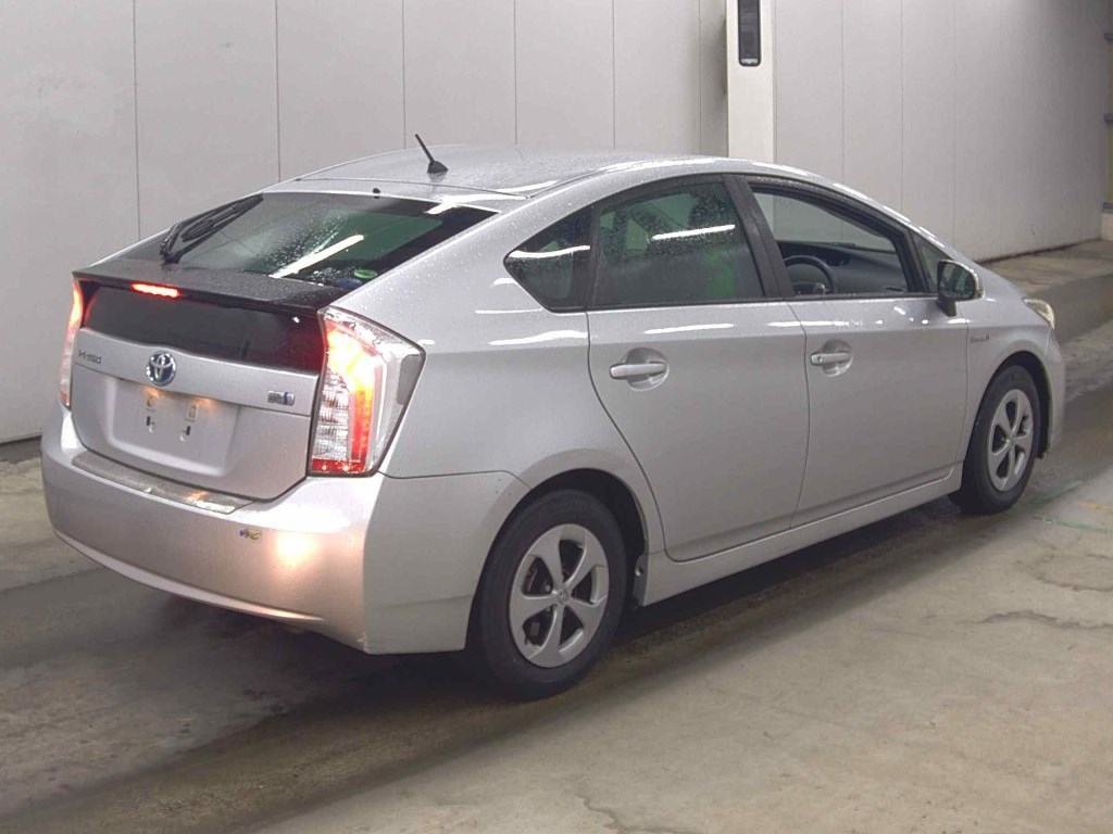 2015 Toyota Prius thumbnail