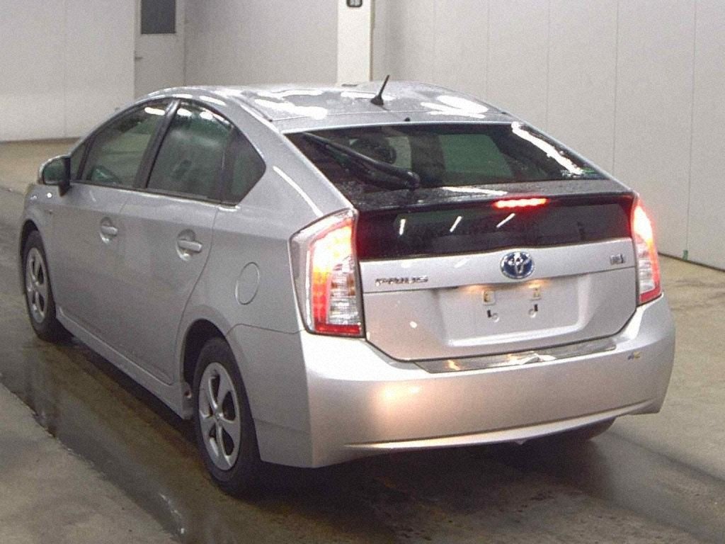 2015 Toyota Prius thumbnail