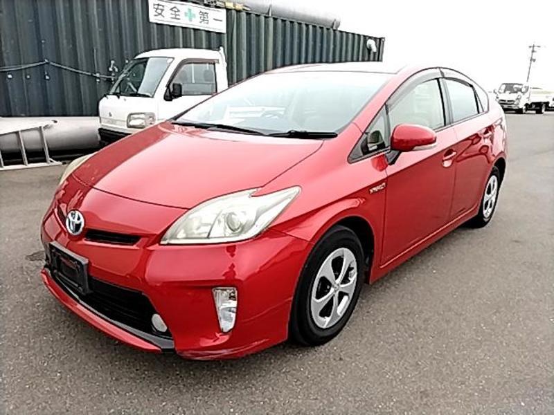 2013 Toyota Prius thumbnail