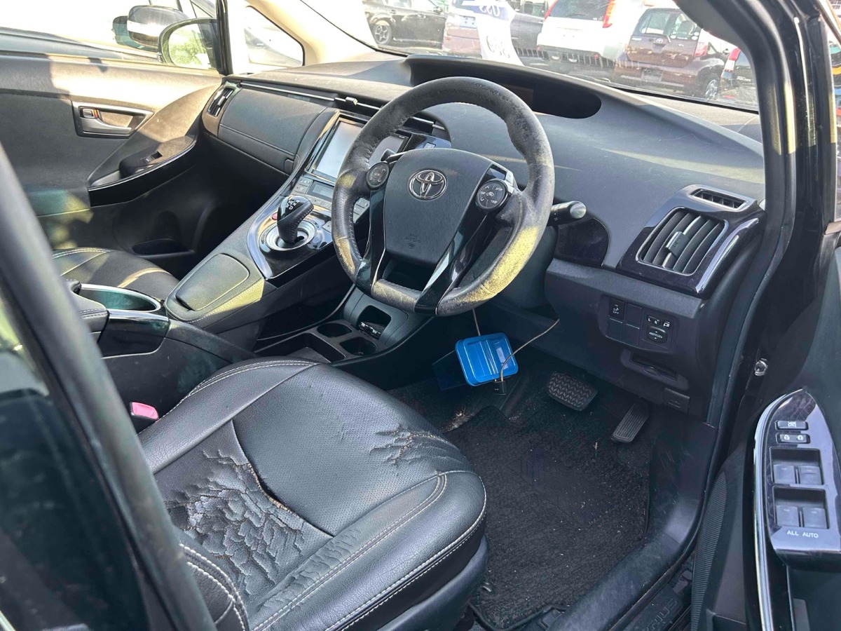 2012 Toyota Prius thumbnail