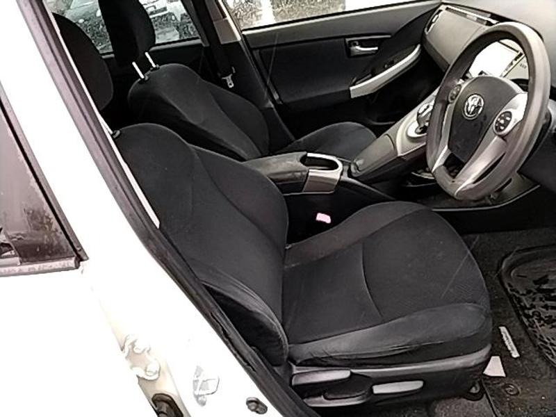 2012 Toyota Prius thumbnail