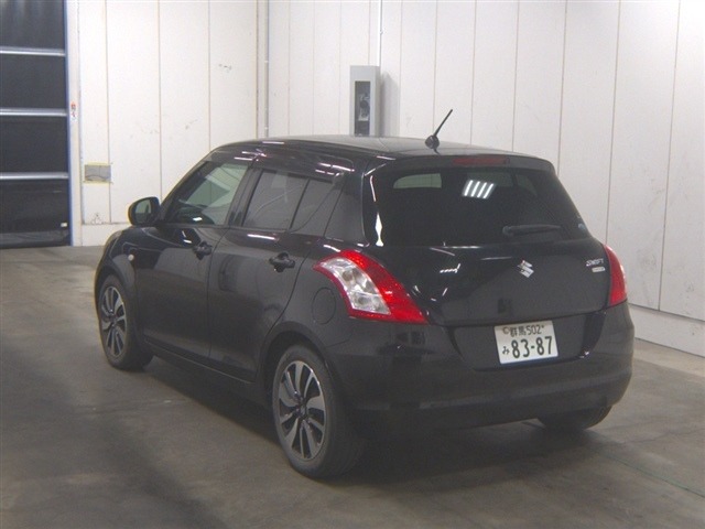 2013 Suzuki Swift thumbnail
