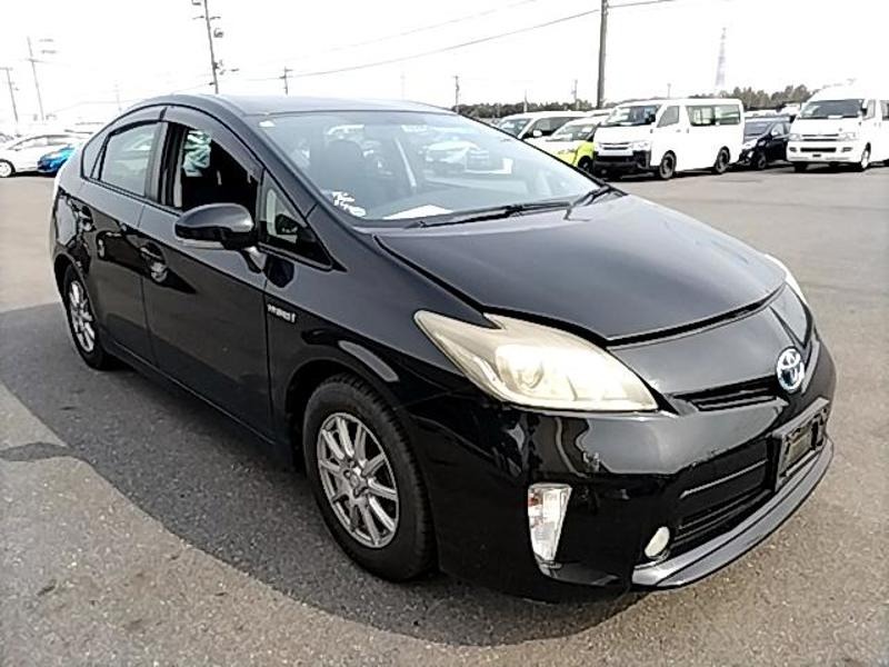 2013 Toyota Prius thumbnail