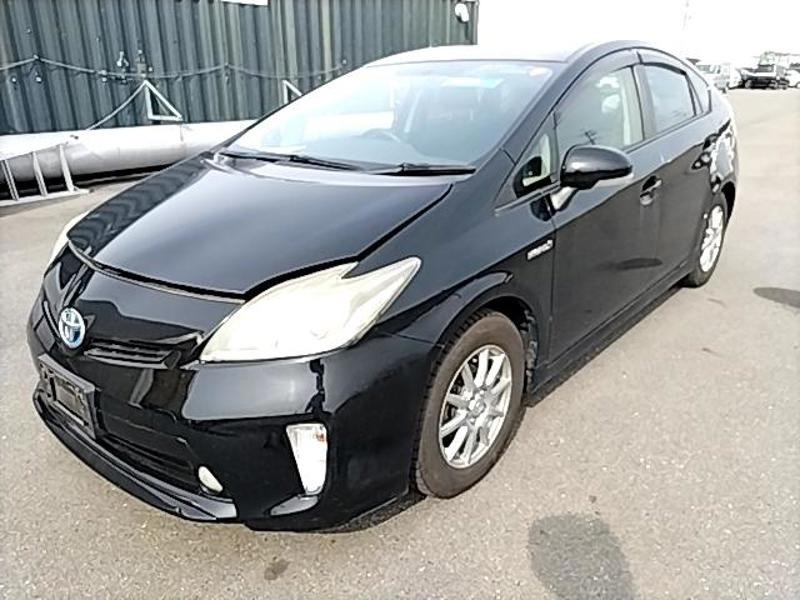 2013 Toyota Prius thumbnail