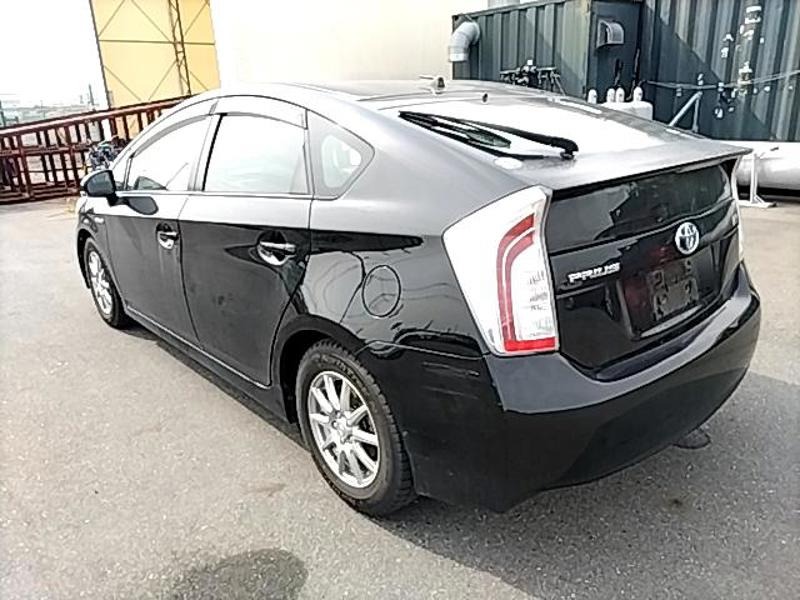 2013 Toyota Prius thumbnail