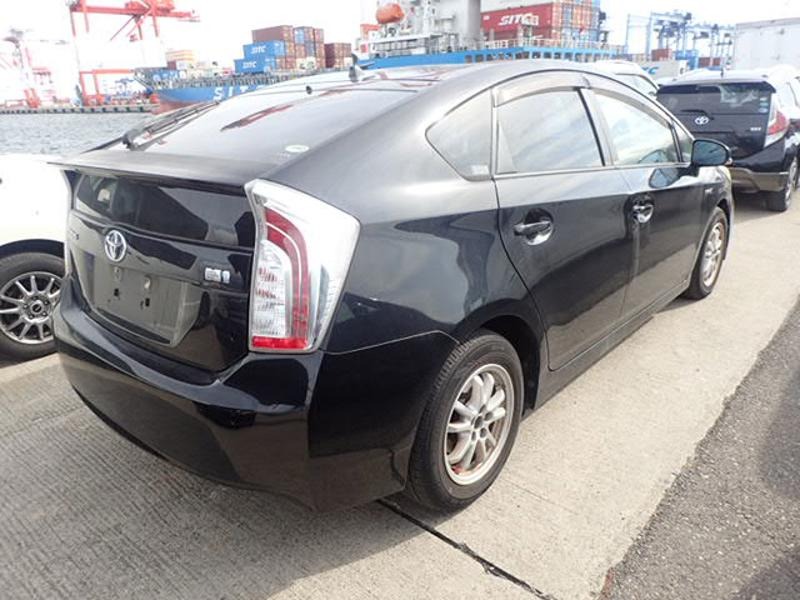 2012 Toyota Prius thumbnail