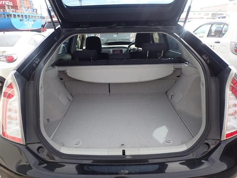 2012 Toyota Prius thumbnail