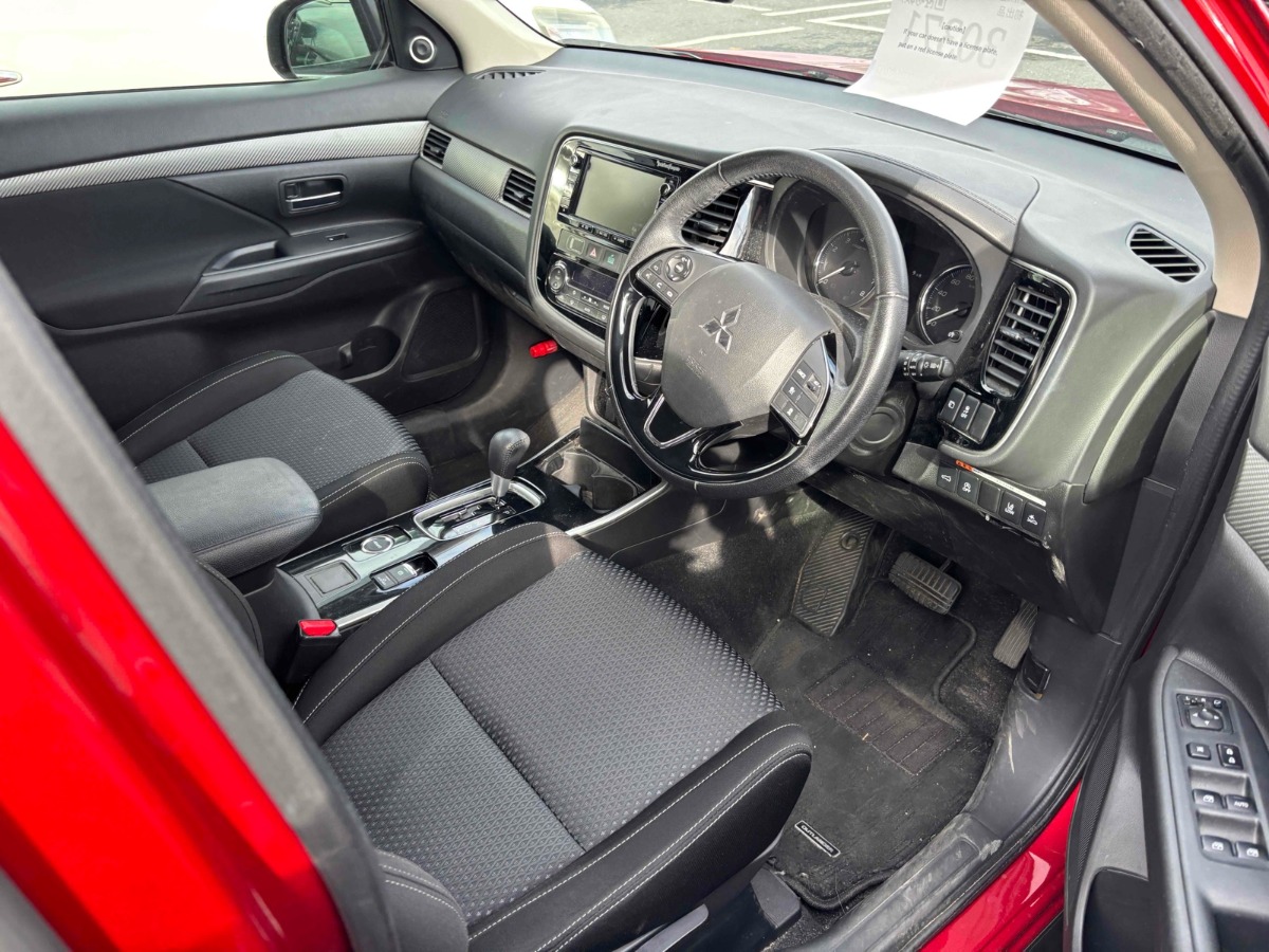 2017 Mitsubishi Outlander thumbnail