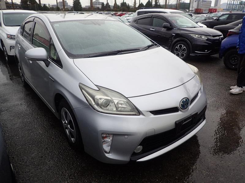 2012 Toyota Prius thumbnail