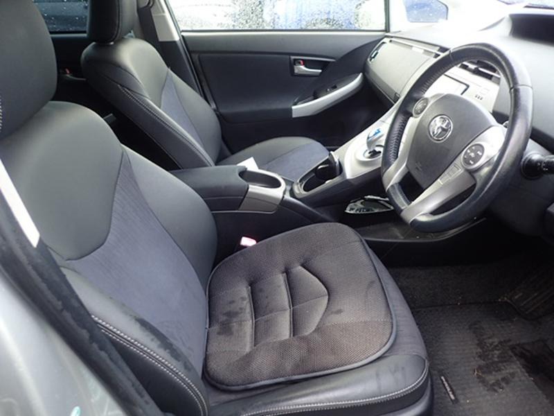 2012 Toyota Prius thumbnail