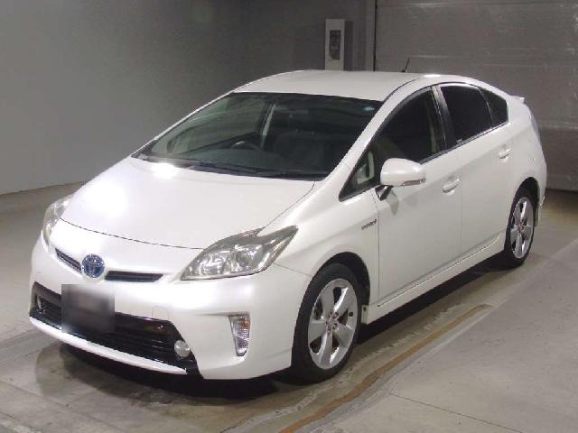 2013 Toyota Prius thumbnail