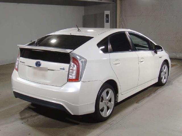 2013 Toyota Prius thumbnail