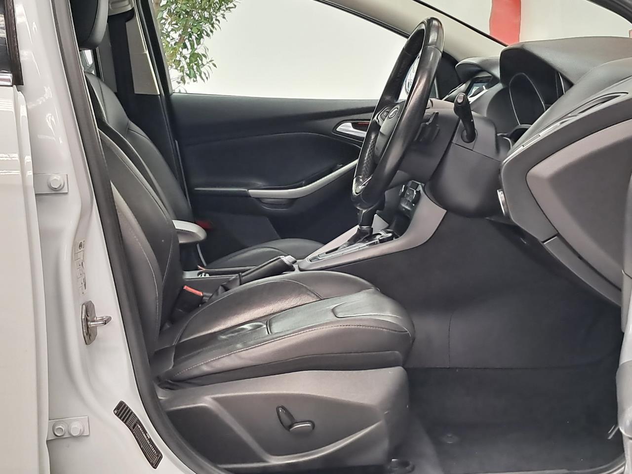 2017 Ford Focus thumbnail