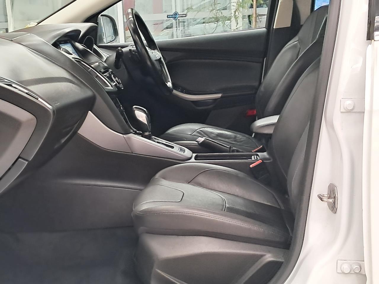 2017 Ford Focus thumbnail
