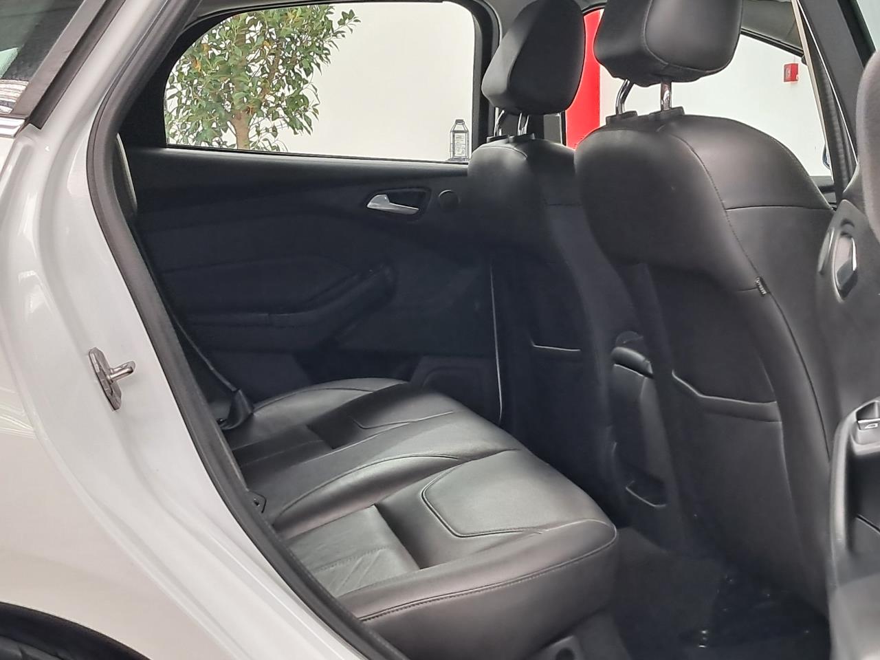 2017 Ford Focus thumbnail
