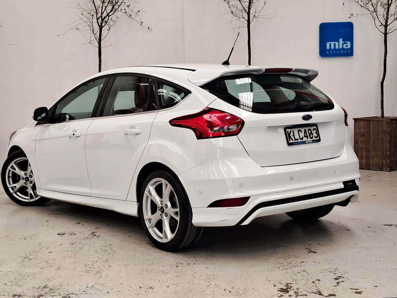 2017 Ford Focus thumbnail