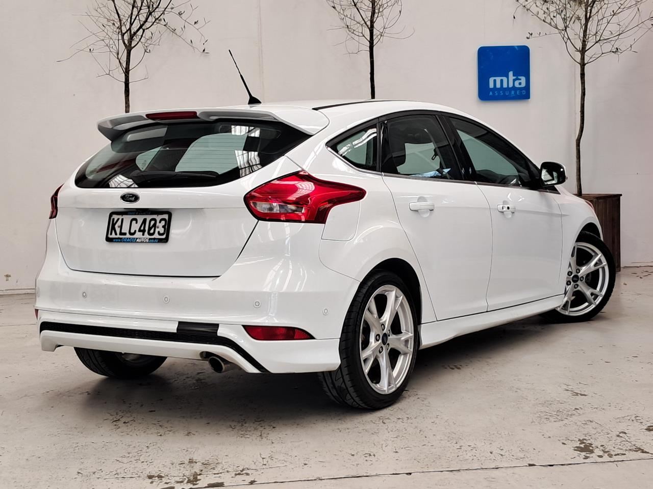 2017 Ford Focus thumbnail