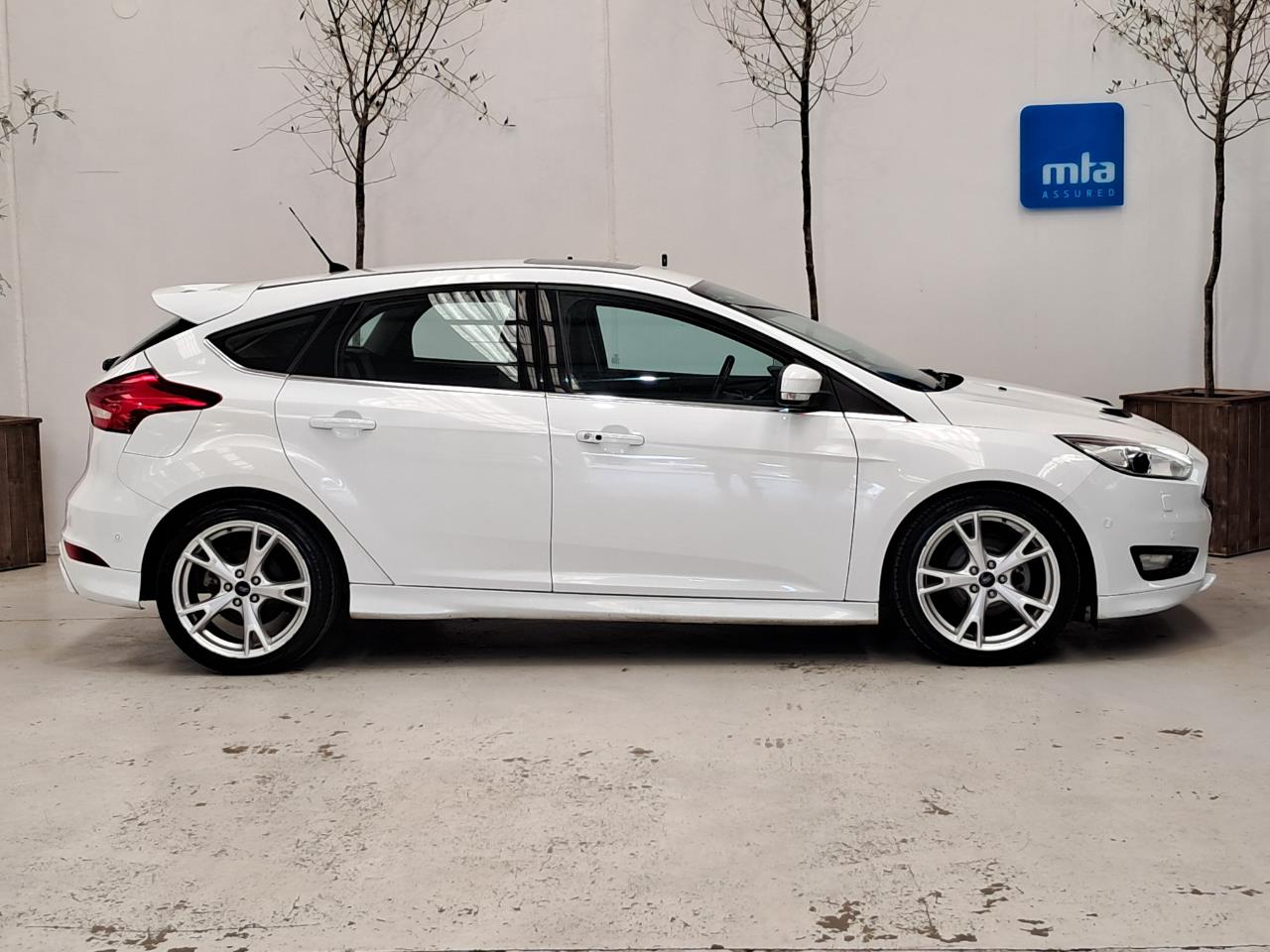 2017 Ford Focus thumbnail