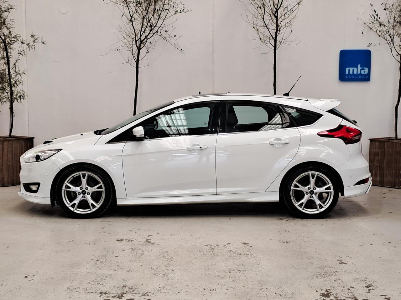 2017 Ford Focus thumbnail