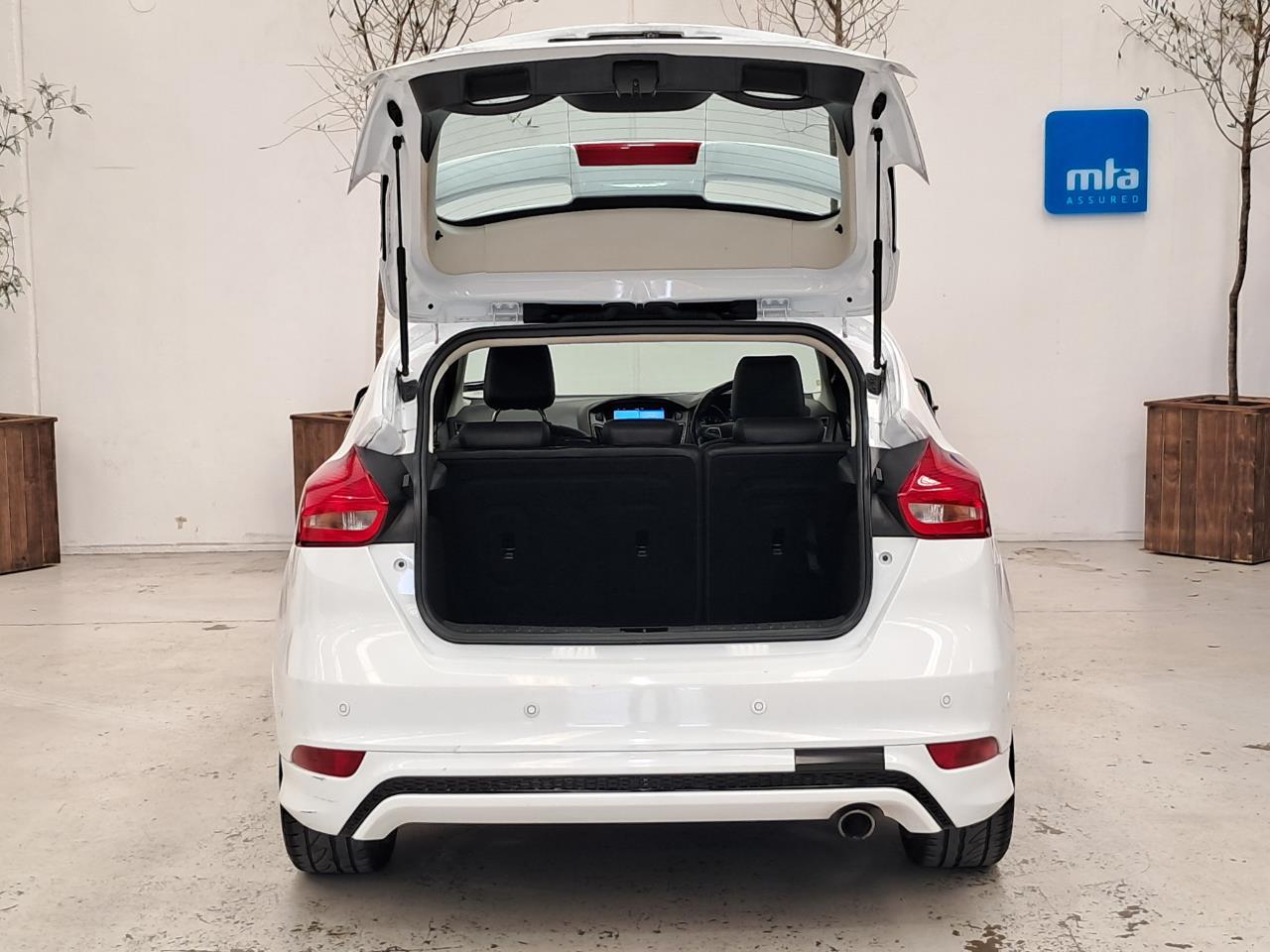 2017 Ford Focus thumbnail