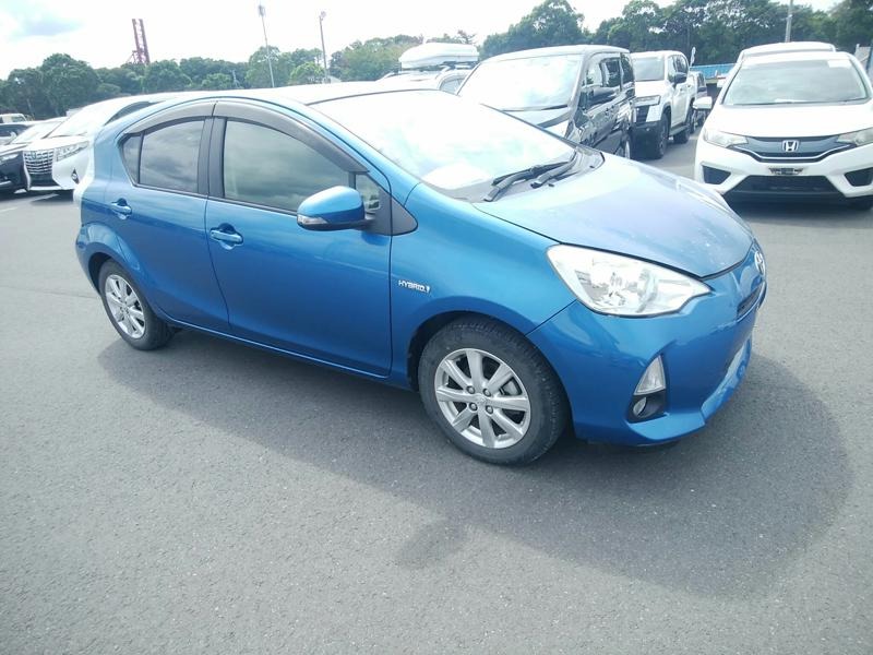 2014 Toyota Aqua thumbnail