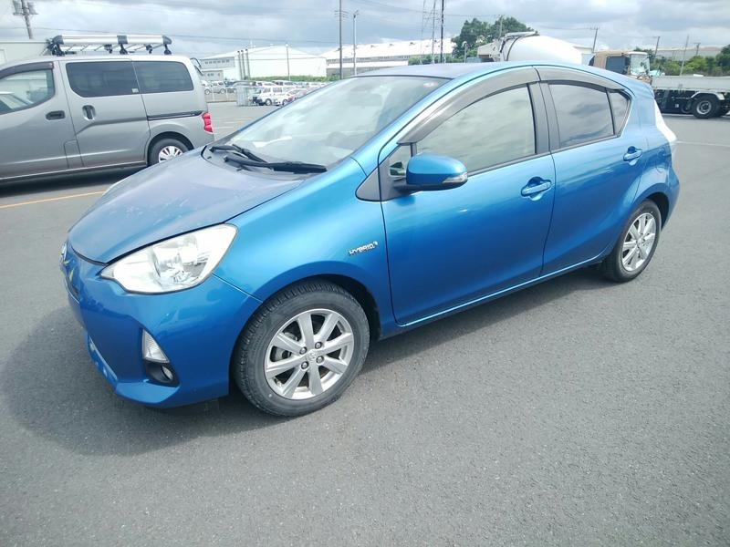 2014 Toyota Aqua thumbnail