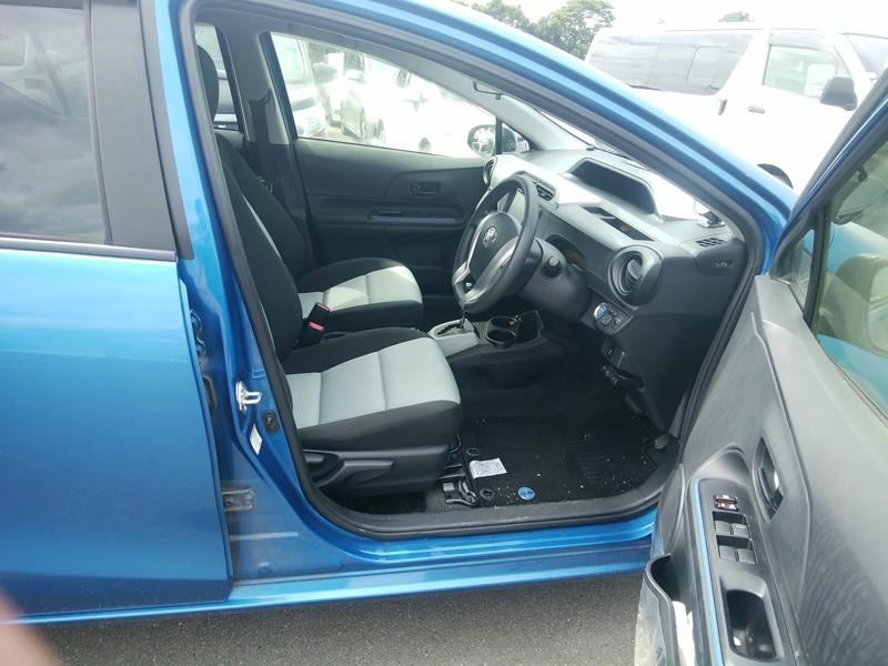 2014 Toyota Aqua thumbnail