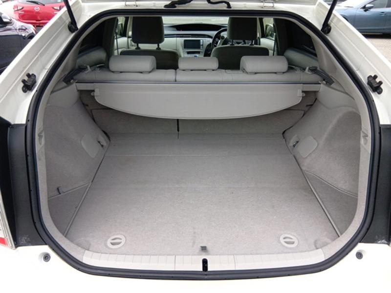 2013 Toyota Prius thumbnail