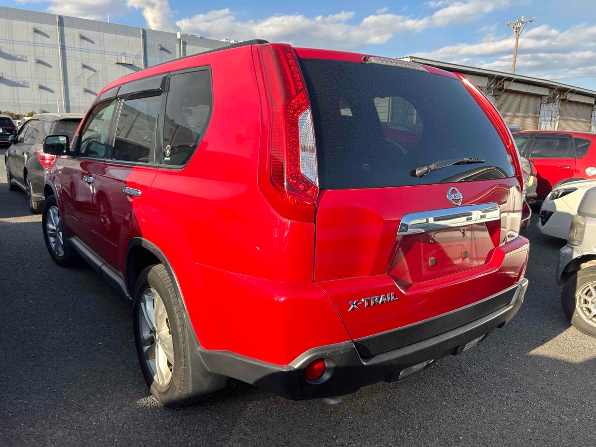 2012 Nissan X-Trail thumbnail
