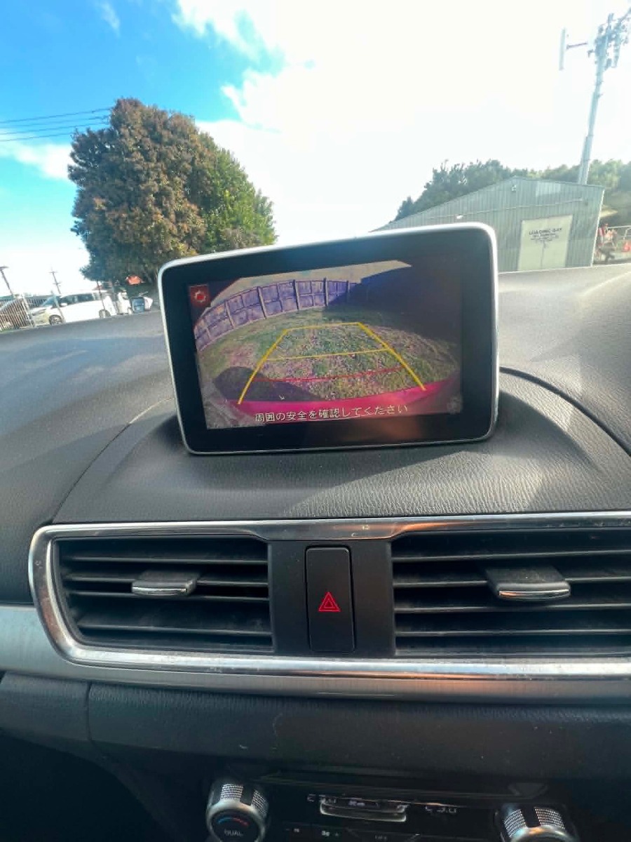 2013 Mazda Axela thumbnail