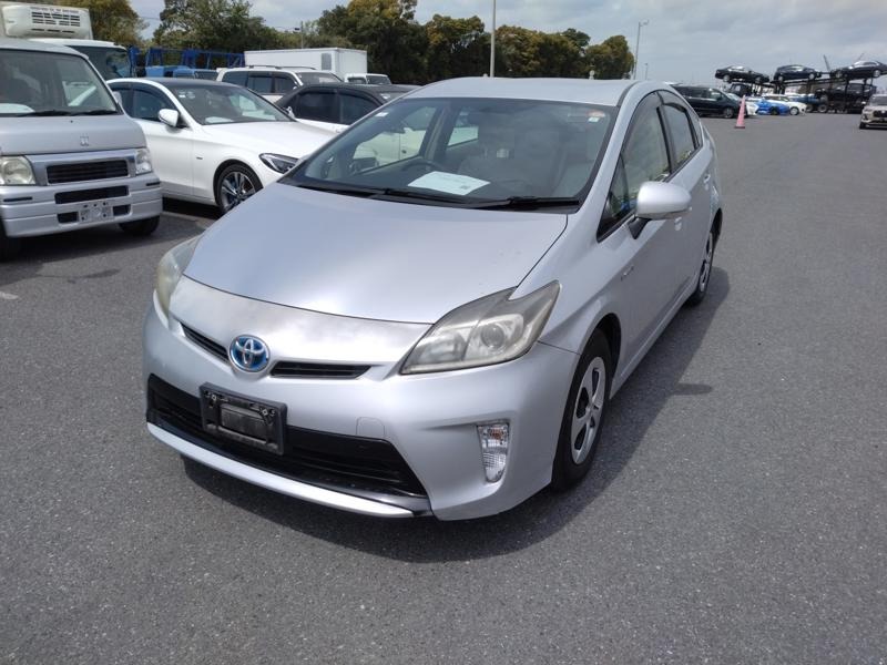 2012 Toyota Prius thumbnail