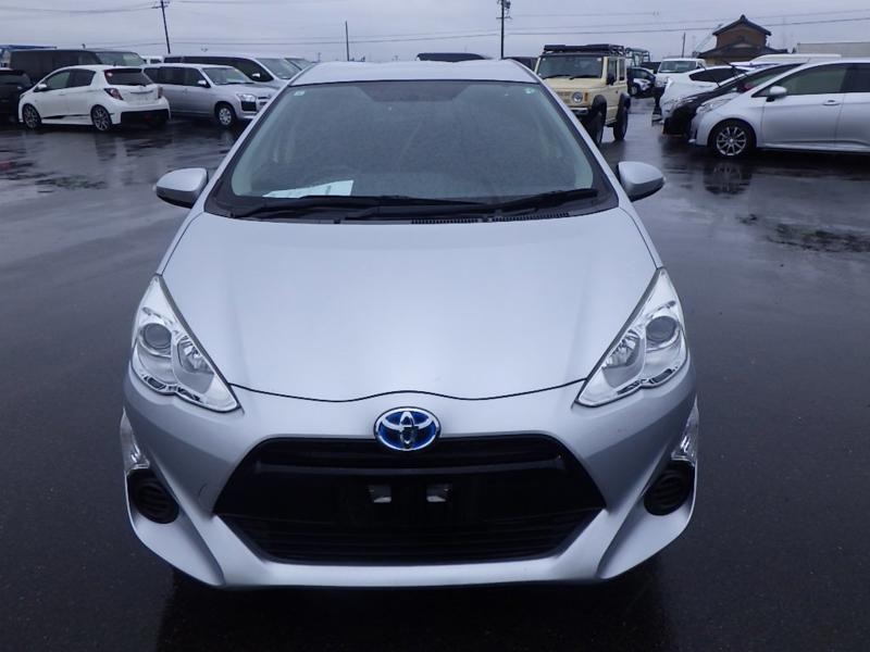 2015 Toyota Aqua thumbnail