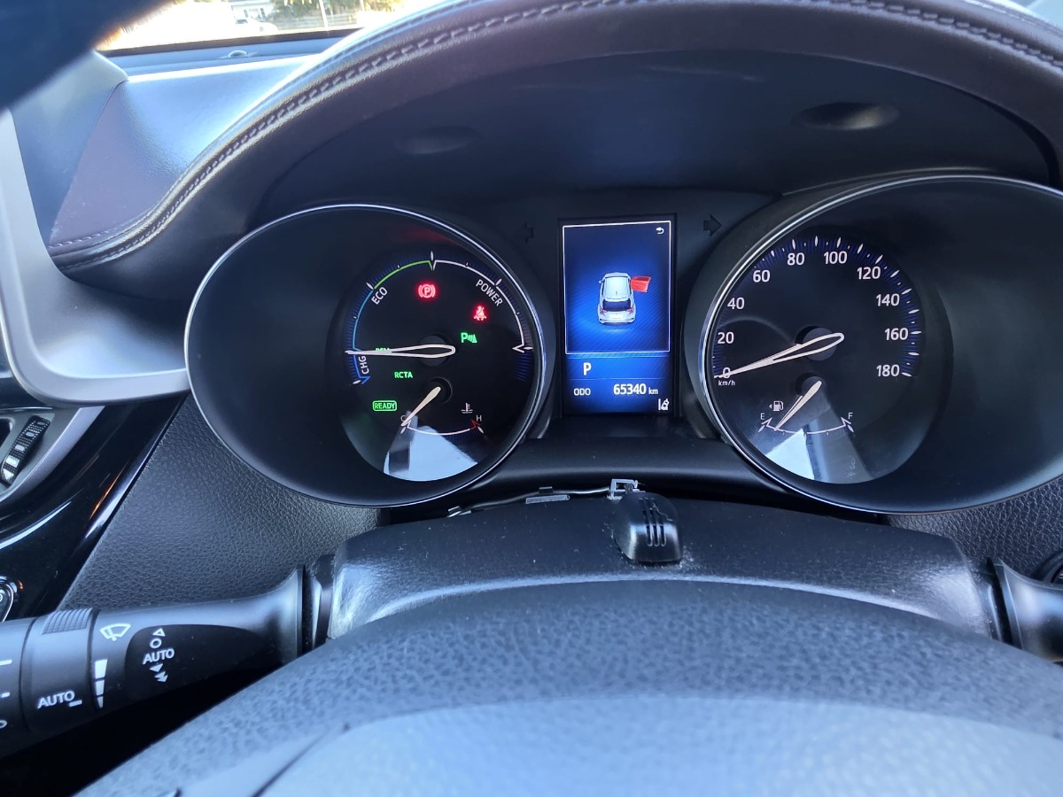 2017 Toyota C-HR thumbnail