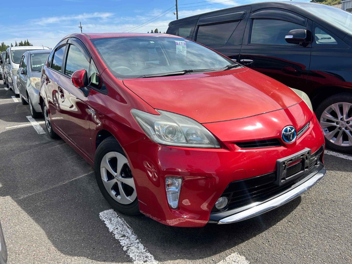 2013 Toyota Prius thumbnail