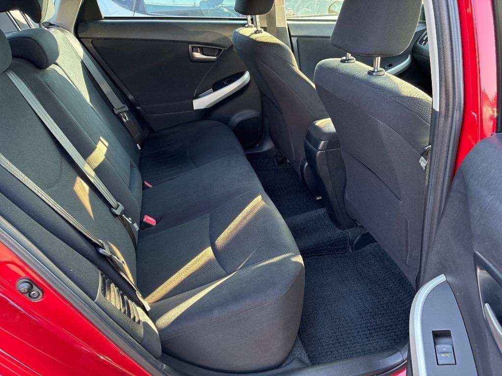 2013 Toyota Prius thumbnail