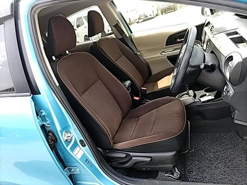 2012 Toyota Aqua thumbnail