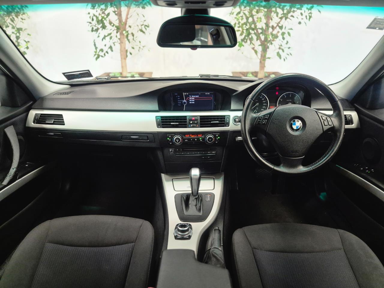 2011 BMW 320I thumbnail